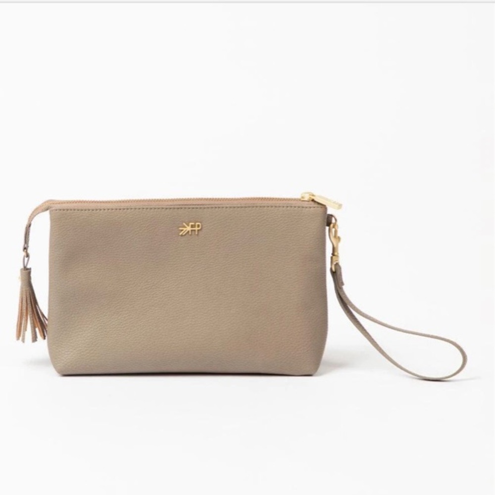 ❗️SOLD ❗️— Freshly Picked Pouch